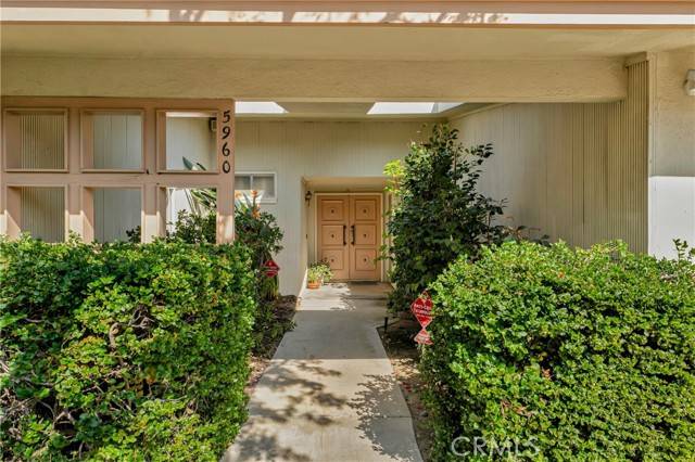 Woodland Hills, CA 91367,5960 Pat AVE