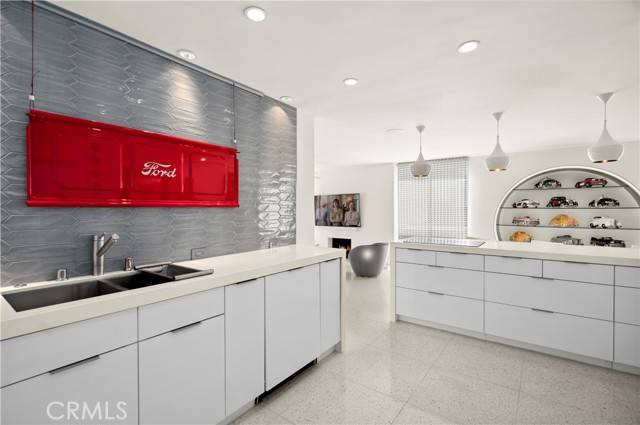 Corona Del Mar, CA 92625,733 Avocado AVE 108