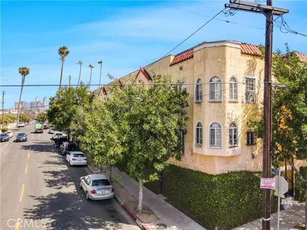 Los Angeles, CA 90006,1102 S Mariposa AVE