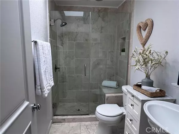 Long Beach, CA 90814,3600 E 4th ST 303