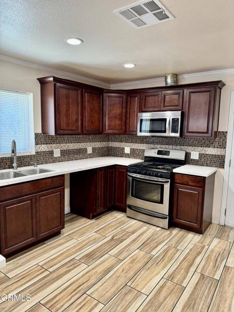 Los Angeles, CA 90042,5024 Shipley Glen DR