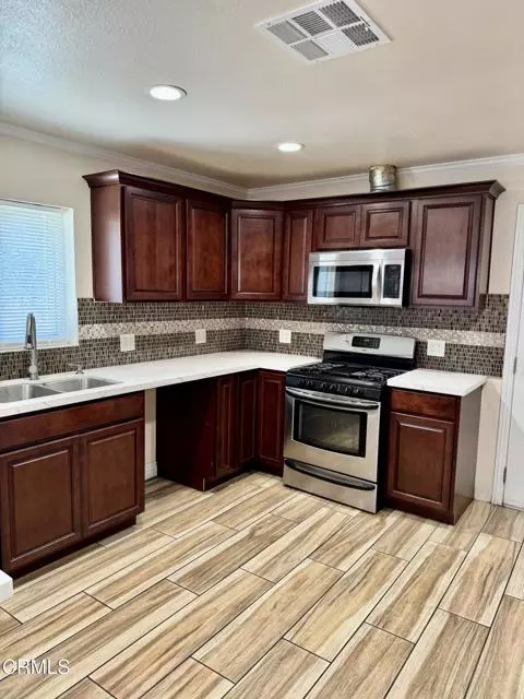 Los Angeles, CA 90042,5024 Shipley Glen DR