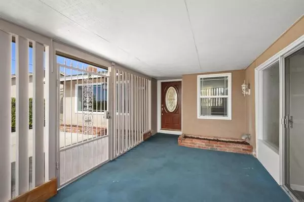 El Cajon, CA 92020,985 Salina