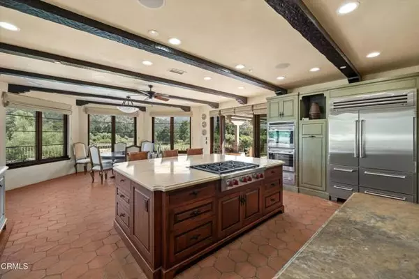 Ojai, CA 93023,561 Saddle LN