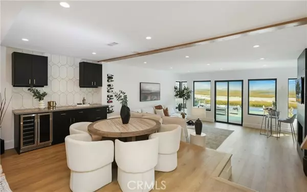 Newport Beach, CA 92663,237 Canal ST