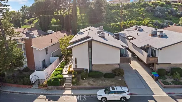 Monterey Park, CA 91754,157 Casuda Canyon Dr 6