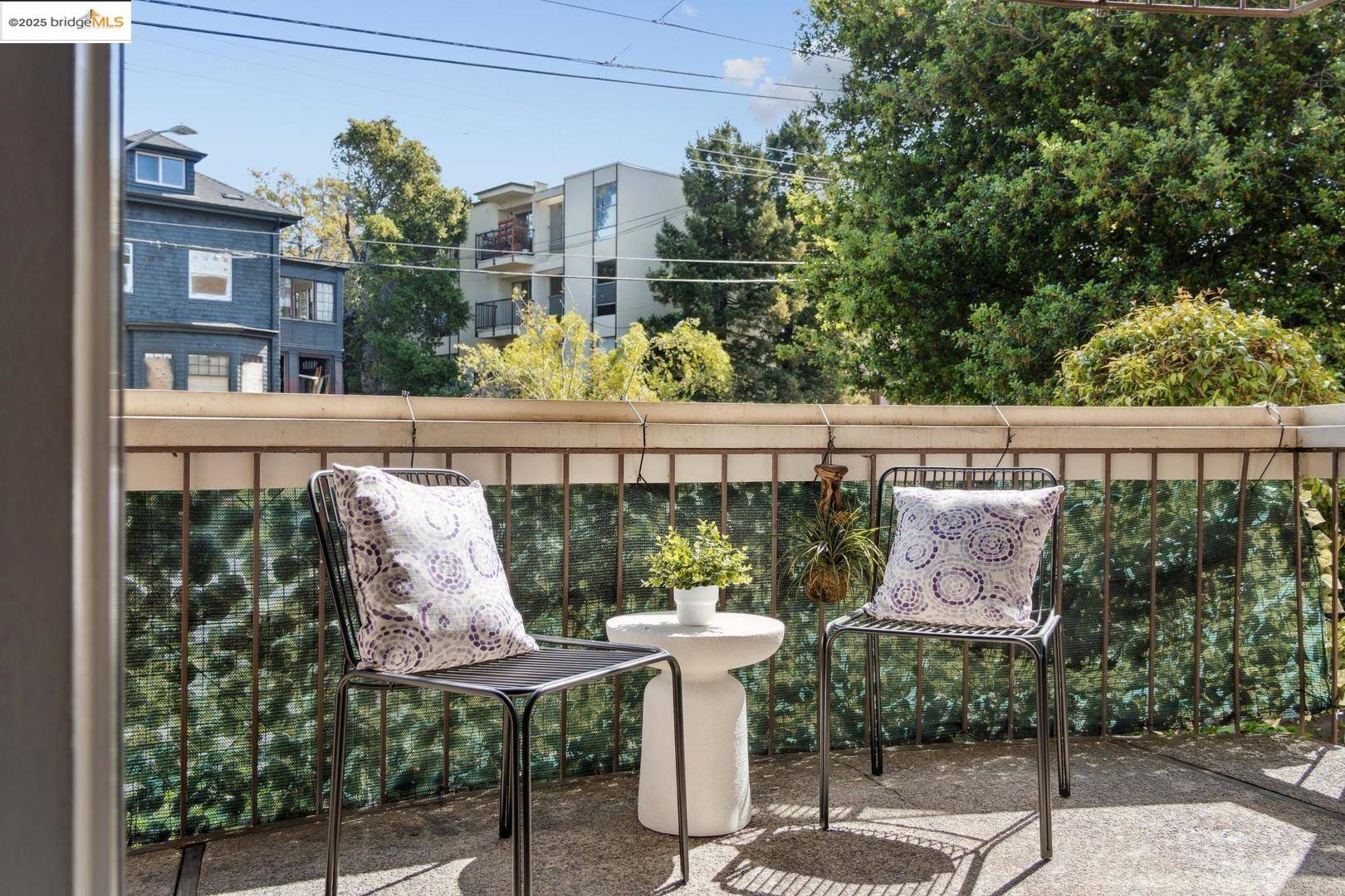 Oakland, CA 94611,323 Monte Vista AVE 103