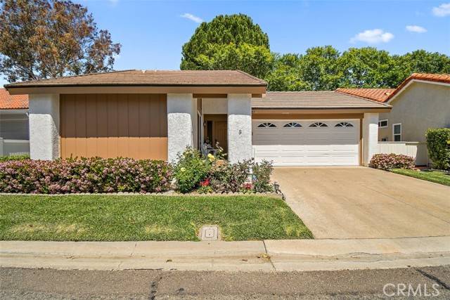 27707 Calle Valdes, Mission Viejo, CA 92692