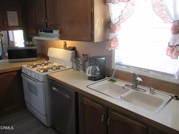 Rosamond, CA 93560,2005 Markey WAY 16