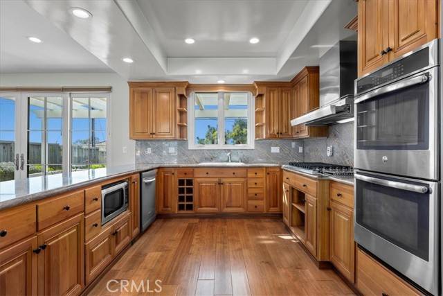 Palos Verdes Estates, CA 90274,1705 Via Zurita