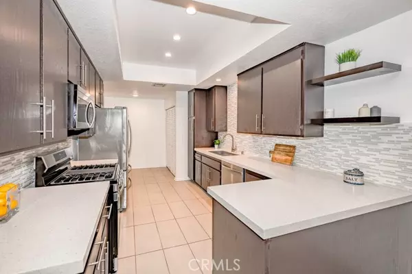 Sherman Oaks, CA 91423,13331 Moorpark ST 109