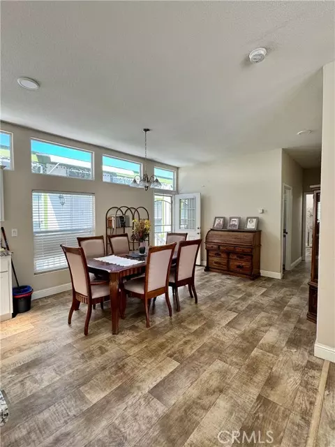 Northridge, CA 91324,27 Essex DR