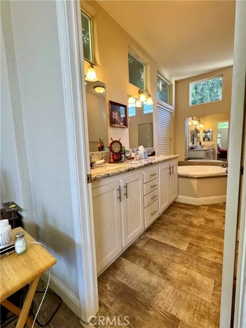 Northridge, CA 91324,27 Essex DR