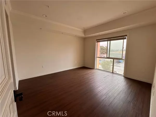 Long Beach, CA 90813,1598 Long Beach BLD 210