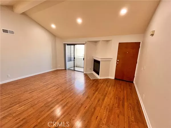 Sylmar, CA 91342,13825 Beaver ST 60