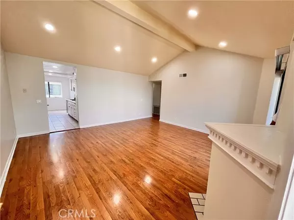 Sylmar, CA 91342,13825 Beaver ST 60