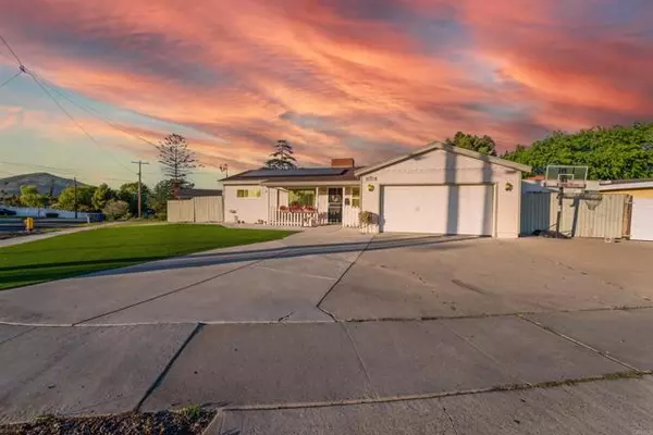 8100 8100 Binney PL, La Mesa, CA 91942