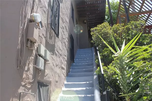 Los Angeles, CA 90026,2859 Effie ST