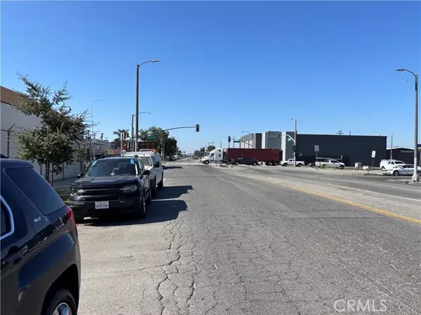 Los Angeles, CA 90058,5746 Holmes AVE