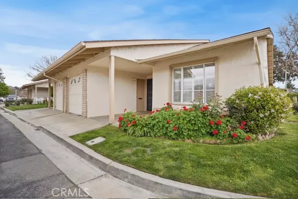 Newhall, CA 91321,19324 Flowers CT