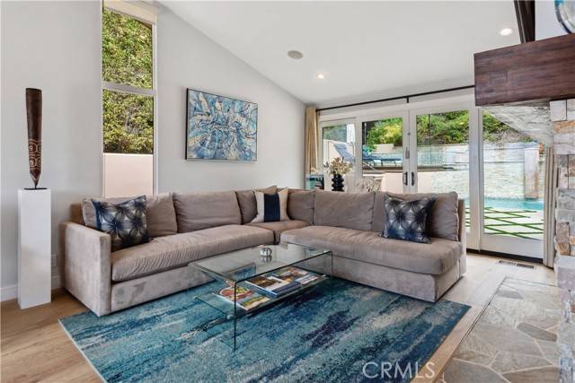 Palos Verdes Estates, CA 90274,1229 Via Coronel