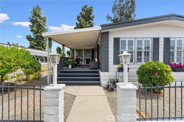 1353 Shadowglen WAY, Corona, CA 92882