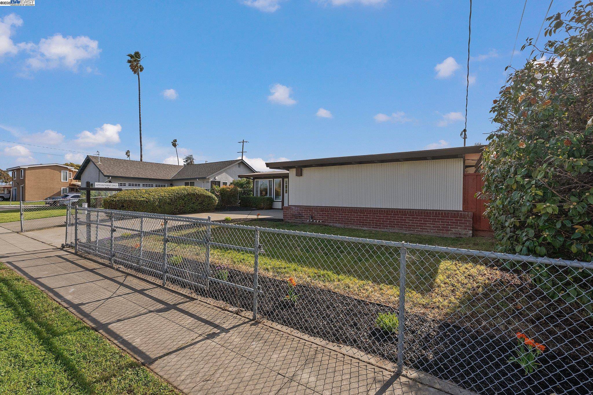 Hayward, CA 94545,27683 Miami Ave