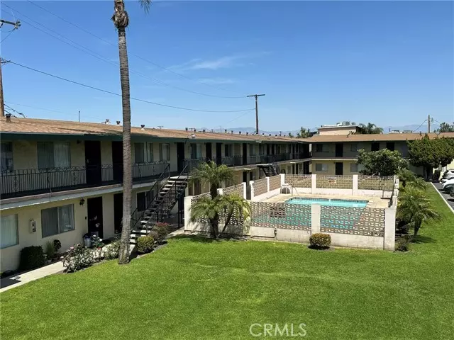 11801 Lakewood BLD, Downey, CA 90241