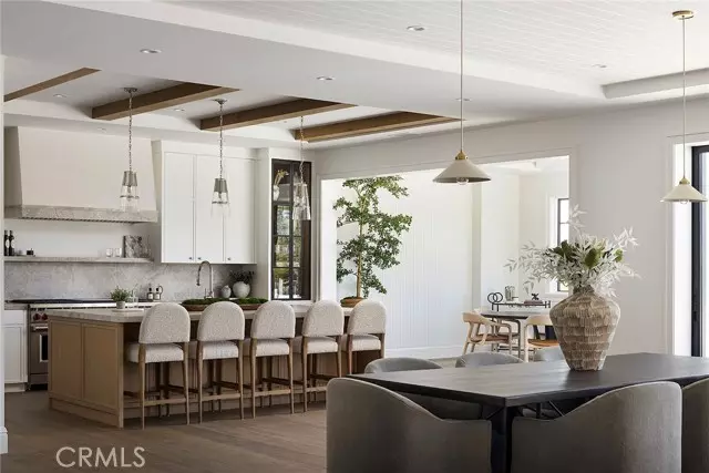 702 Saint James PL, Newport Beach, CA 92663