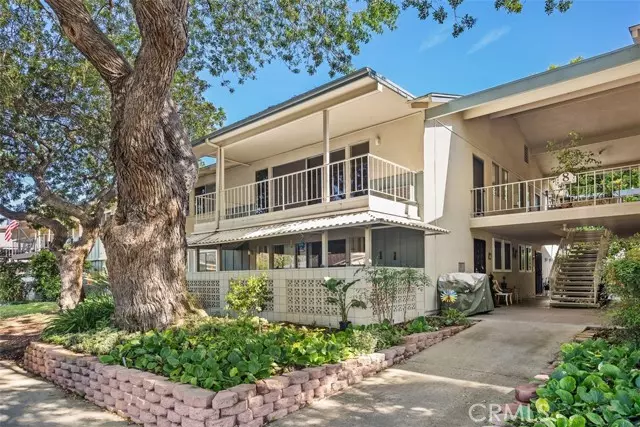 8 Via Castilla R, Laguna Woods, CA 92637