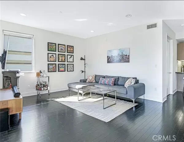Studio City, CA 91604,12837 Moorpark ST 213