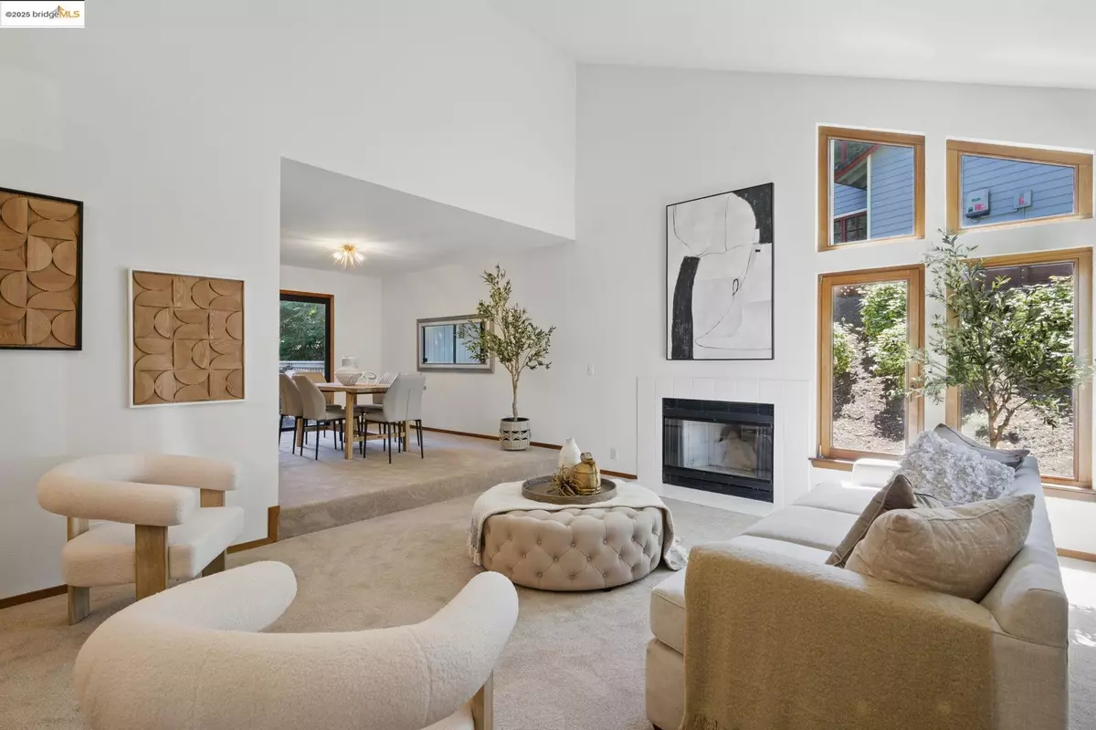 Moraga, CA 94556,17 Via Barcelona