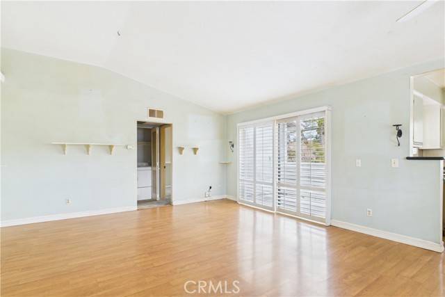 Santa Ana, CA 92704,3500 S Greenville ST A5