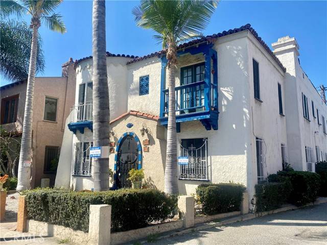 Los Angeles, CA 90036,315 S Cloverdale AVE