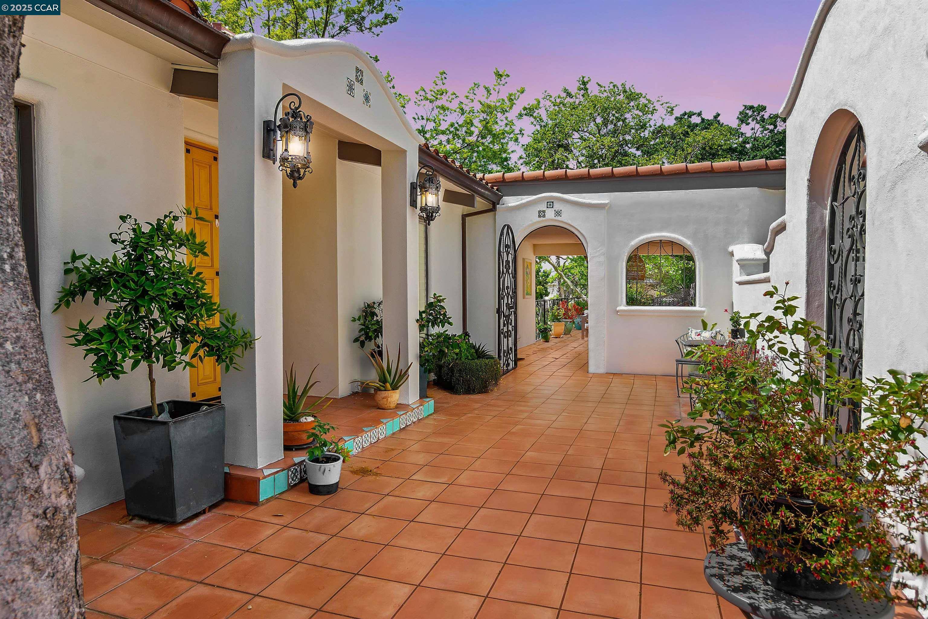 Alamo, CA 94507,118 Castle Crest Rd