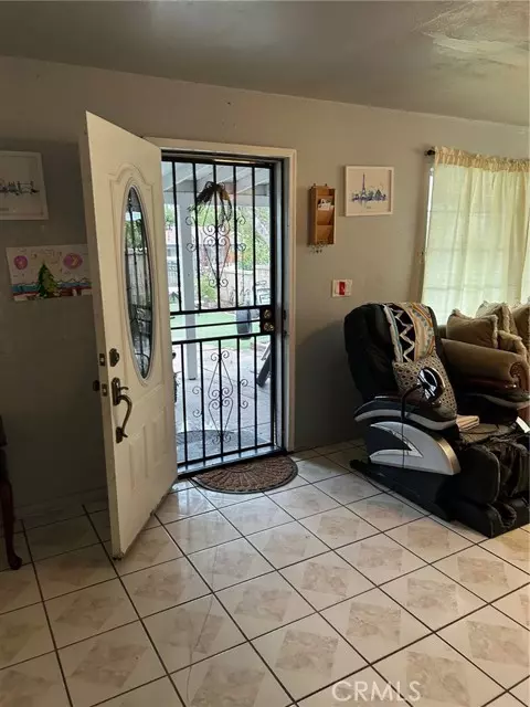 1214 E ST, Corona, CA 92882