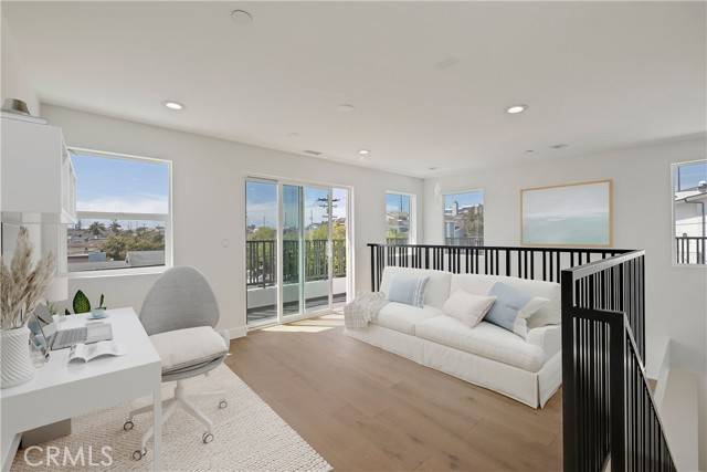 Redondo Beach, CA 90278,2100 Carnegie LN