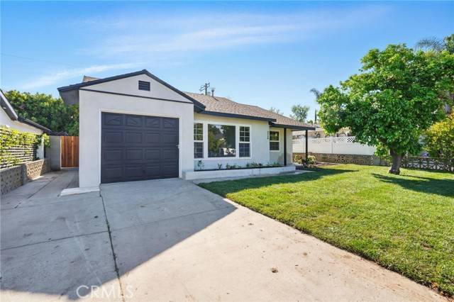 Tarzana, CA 91356,4938 Chimineas