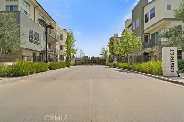 Northridge, CA 91324,19533 Cardigan DR