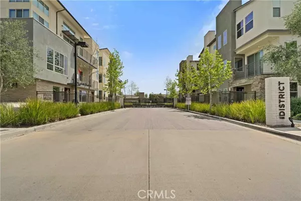 Northridge, CA 91324,19533 Cardigan DR