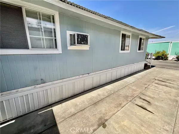 Bellflower, CA 90706,15717 Woodruff AVE 8
