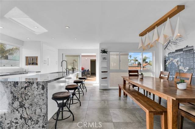 Long Beach, CA 90803,15 69th PL