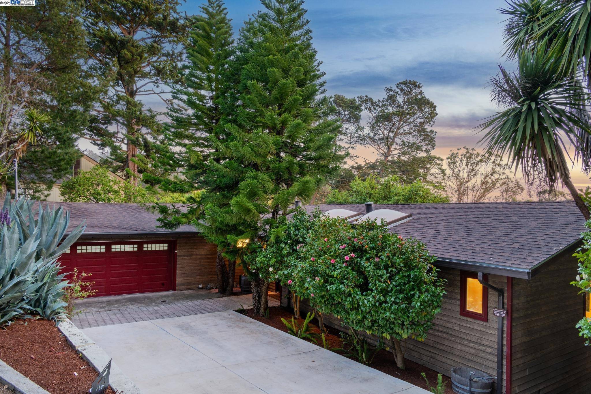 2347 PELHAM PL, Oakland, CA 94611