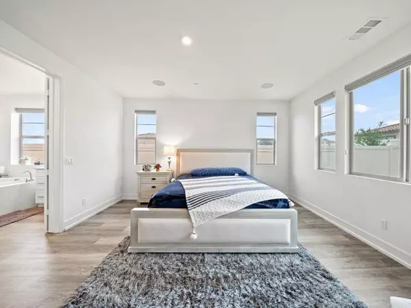 Escondido, CA 92027,2484 Medley LN