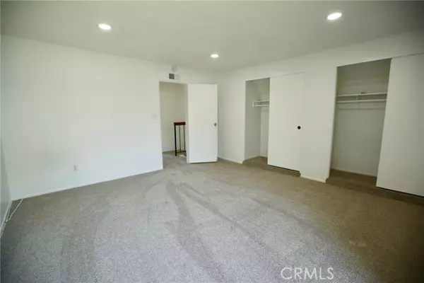 South Gate, CA 90280,9936 Karmont AVE