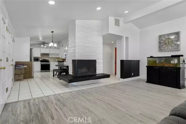 Granada Hills, CA 91344,10854 Hayvenhurst AVE