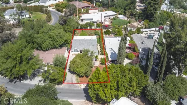 Woodland Hills, CA 91364,22385 Macfarlane DR