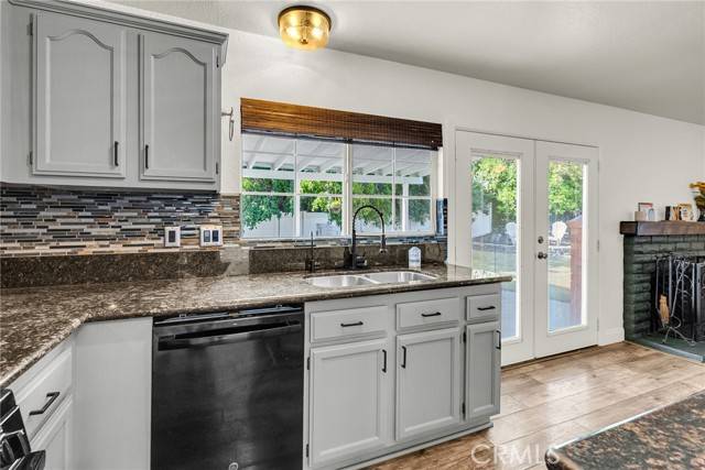 992 Redwood CT, Corona, CA 92879