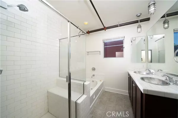 Santa Ana, CA 92701,937 E Santa Ana BLD