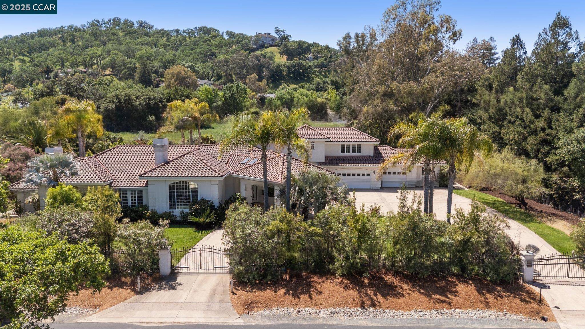 195 Pine Creek Rd, Walnut Creek, CA 94598